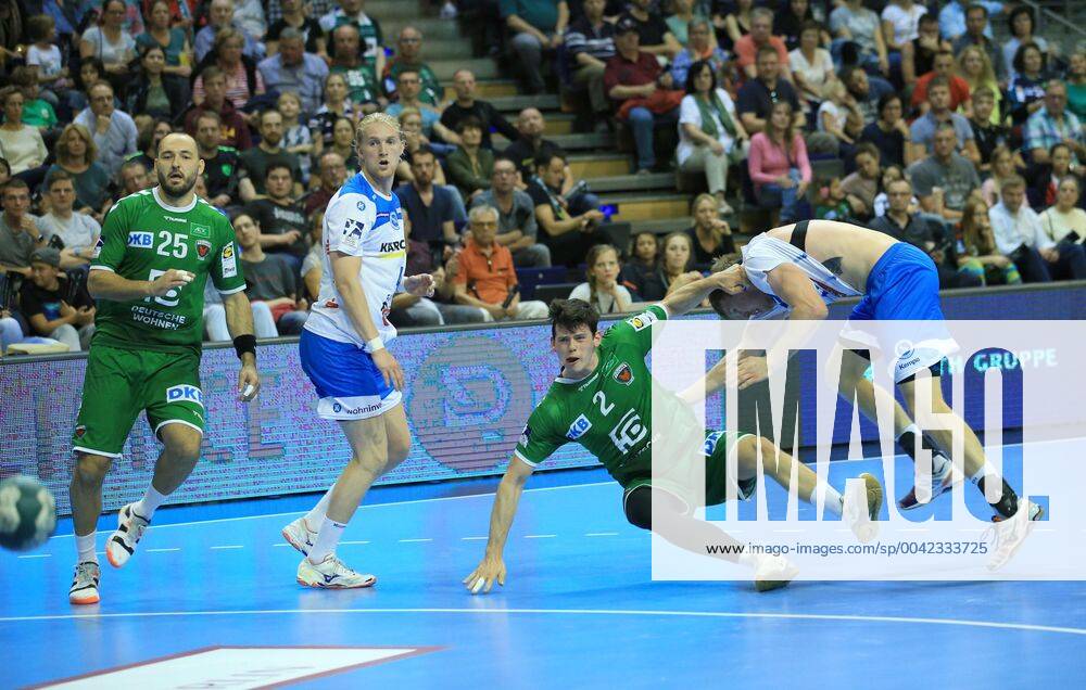GER, DHB, 1 HBL, FUECHSE BERLIN VS TVB Stuttgart 15 09 2019, Max Schmeling Halle, Berlin, GER, DHB, 1 HBL, FUECHSE BERLIN VS TVB Stuttgart, DHB regulations prohibit any use of photographs as image sequences and or quasi video in picture Simon Ernst Fuechse Berlin 2 , Michael Mueller Fuechse Berlin 25 , Adam Loenn Stuttgart 11 , Elvar Asgeirsson Stuttgart 4 nordphotox xEngler nph00076