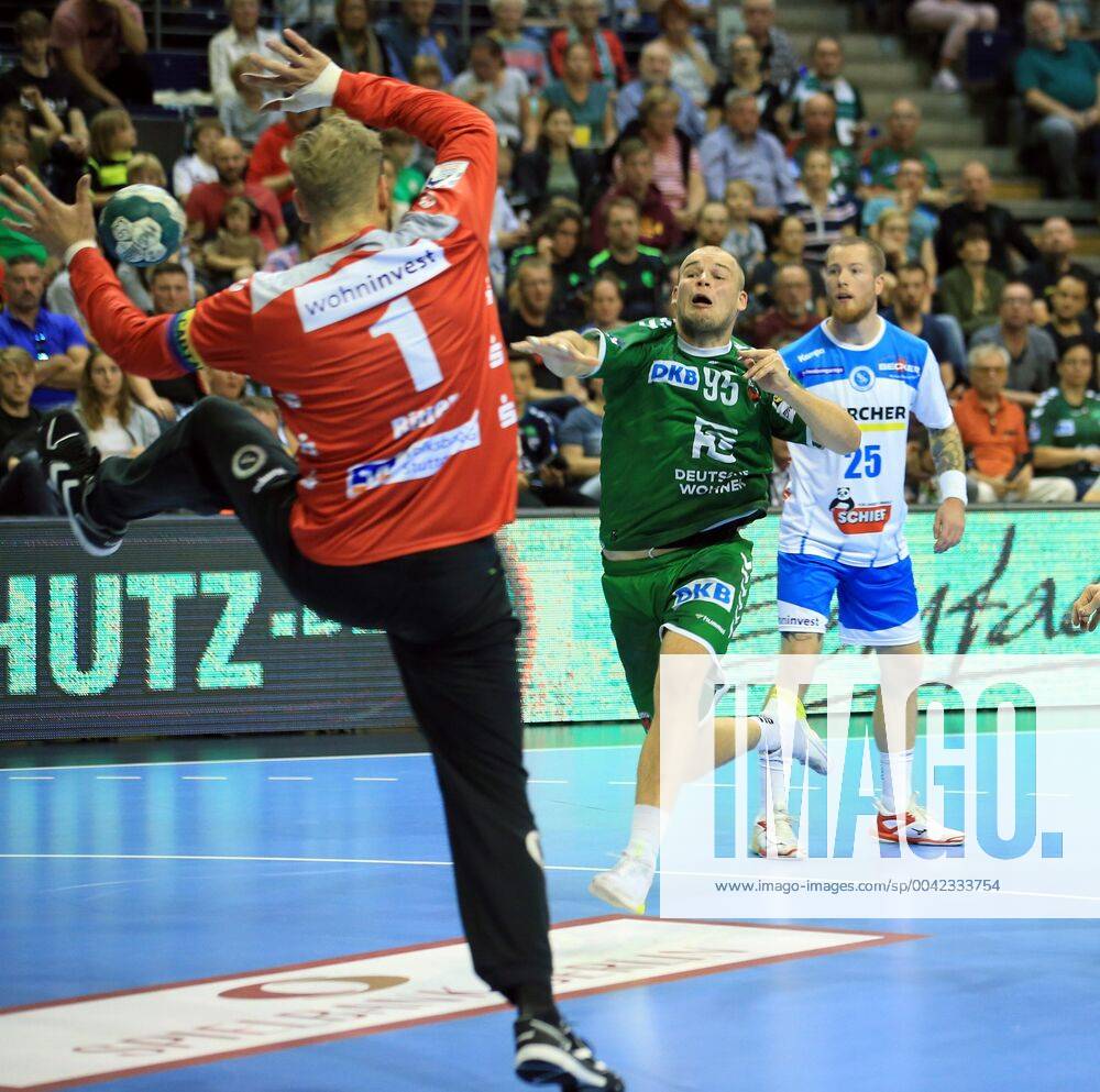 GER, DHB, 1 HBL, FUECHSE BERLIN VS TVB Stuttgart 15 09 2019, Max Schmeling Halle, Berlin, GER, DHB, 1 HBL, FUECHSE BERLIN VS TVB Stuttgart, DHB regulations prohibit any use of photographs as image sequences and or quasi video in picture Paul Drux Fuechse Berlin 95 , Johannes Bitter Stuttgart 1 , Patrick Zieker Stuttgart 25 nordphotox xEngler nph00076