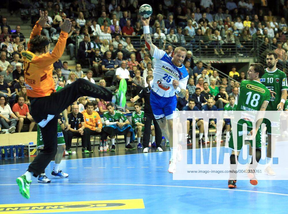 GER, DHB, 1 HBL, FUECHSE BERLIN VS TVB Stuttgart 15 09 2019, Max Schmeling Halle, Berlin, GER, DHB, 1 HBL, FUECHSE BERLIN VS TVB Stuttgart, DHB regulations prohibit any use of photographs as image sequences and or quasi video in picture Silvio Heinevetter Fuechse Berlin 12 , Hans Lindberg Fuechse Berlin 18 , Patrick Zieker Stuttgart 25 nordphotox xEngler nph00076