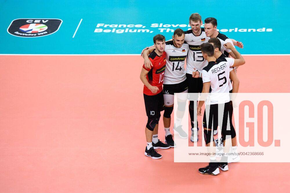 Lotto Arena, Antwerp Volleyball, European Championship, Germany GER vs Austria Austria AUT Jubel Julian Zenger 10 GER , Moritz Karlitzek 14 GER , Simon Hirsch 13 GER , Marcus Böhme Boehme 8 GER , Jan Zimmermann 17 GER , Moritz Reichert 5 GER