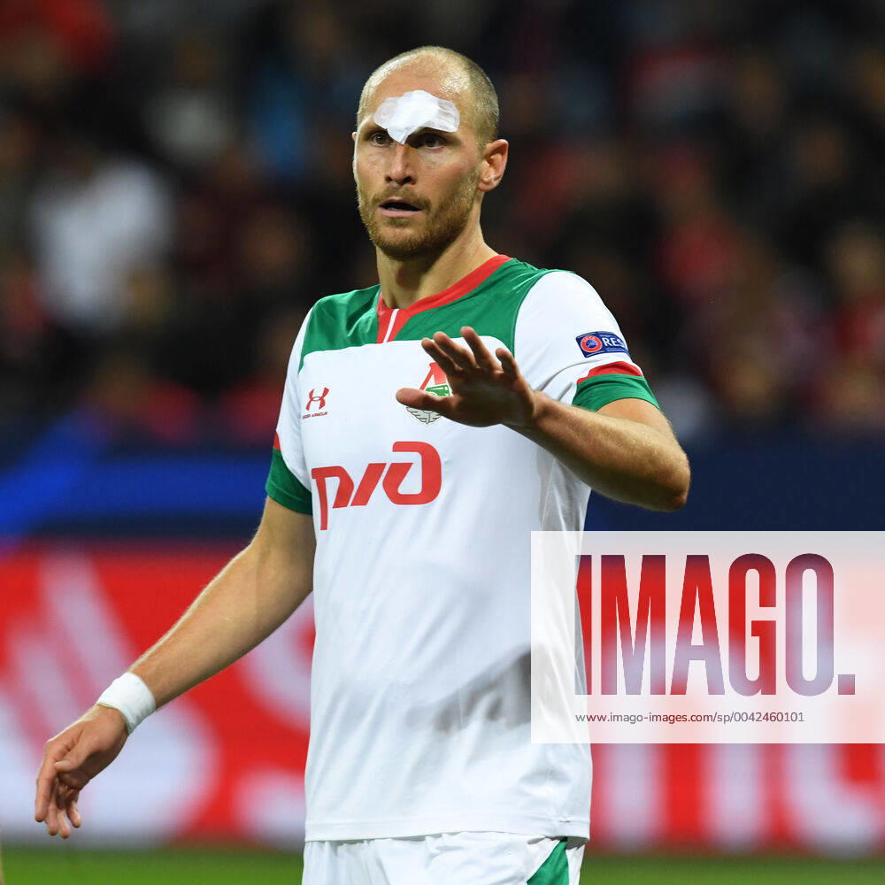 Football, UEFA Champions League, Season 2019 2020, Group D, Match 1, Bayer 04 Leverkusen vs. FC Lokomotive Moscow, 18 09 2019, Bayarena Leverkusen Benedikt Höwedes , fc Lokomotive Moscow Action, single picture,