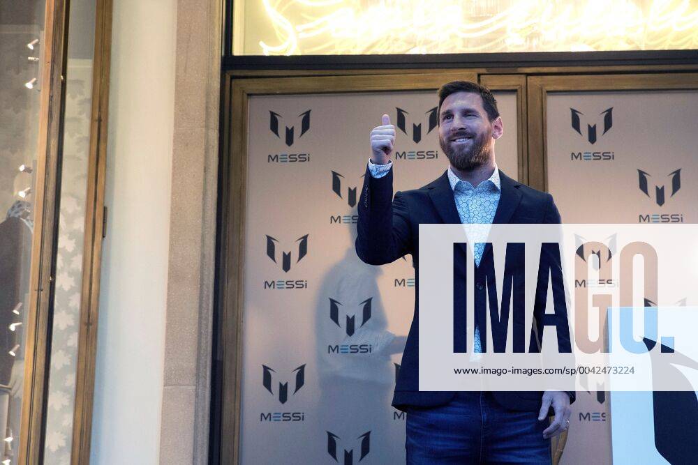 KW38 FC Barcelona, Barca s player Leo Messi presents his own clothes collection during an act in Barcelona, Catalonia, Spain, 19 September 2019. The Leo Messi fashion collection has been designed by designer Virginia Hilfiger and his sister, Maria Sol Messi. Leo Messi presents his own fashion collection in Barcelona !ACHTUNG: NUR REDAKTIONELLE NUTZUNG!