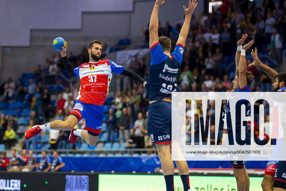 Bietigheim, Germany 25 August 2019 2 BL 19 20 SG BBM Bietigheim vs ThSV Eisenach v li Andrej Obranovic Eisenach , Vetle Ronningen SG BBM Bietigheim , Jan Asmuth SG BBM Bietigheim Bietigheim Egetrans Arena Baden Württemberg Germany