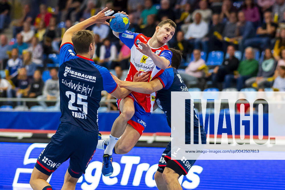 Bietigheim, Germany 25 August 2019 2 BL 19 20 SG BBM Bietigheim vs ThSV Eisenach vs li Maximilian Trost SG BBM Bietigheim , Jonas Ulshöfer Ulshoefer Eisenach , Dominik Claus SG BBM Bietigheim Bietigheim Egetrans Arena Baden Württemberg Germany
