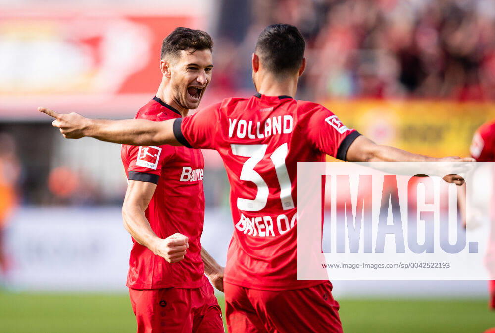 Goal celebration Lucas Nicolas Alario Leverkusen Bayer Leverkusen Union Berlin