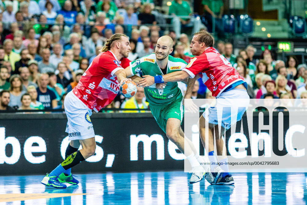 Vlr Fabian Gutbrod 22 Bergischer HC 06 , Maximilian Janke 13 SC DHFK Leipzig , Max Darj 5 Bergischer HC 06 during the season 2019 2010 in the 1 Handball Bundesliga Men between SC DHfK Leipzig and Löwen Bergischer HC 06 in the Arena Leipzig on 26 September 2019 in Leipzig, Saxony, Germany