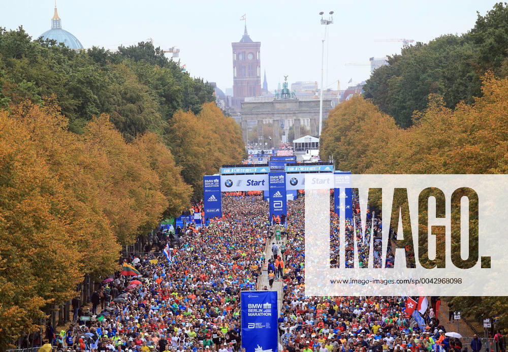 GER, Berlin Marathon 29 09 2019, Berlin, Berlin, GER, Berlin Marathon, in the picture Siegessaeule, Runner, nordphotox xEngler nph00076