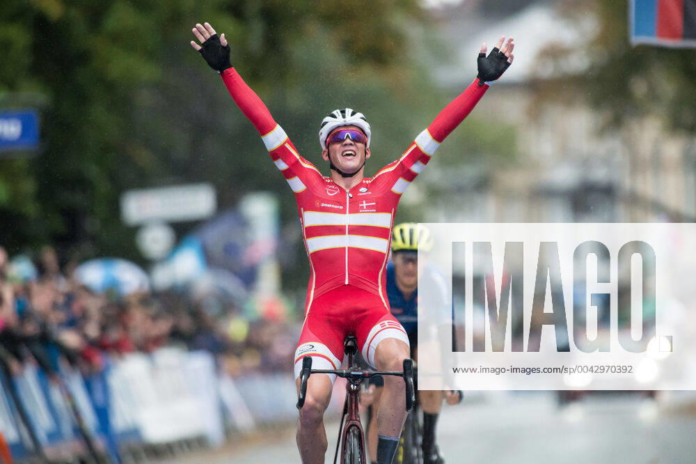 Mads Pedersen DEN DK National Team Denmark Trek Segafredo wins the title of the new Road World Champion 2019 in Yorkshire in the sprint from a group he defeats Matteo Trentin ITA National Team Italy Mitchelton Scott and Stefan Küng SUI SWI National Team Switzerland Groupama FDJ Finish Finish Sprint Finish Arrival Final Final Sprint Jubilation Joy Luck Emotion Emotions Mimic Mimic Gestic Action Racing Scene Landscape Landscape Horizontal Event Event Roads Cycling World Championship Yorkshire Road Racing Men Elite Leeds to to Harrogate km Location Harrogate Region Yorkshire Land Country Great Britain Date 29 09 2019 Stiehl Photography
