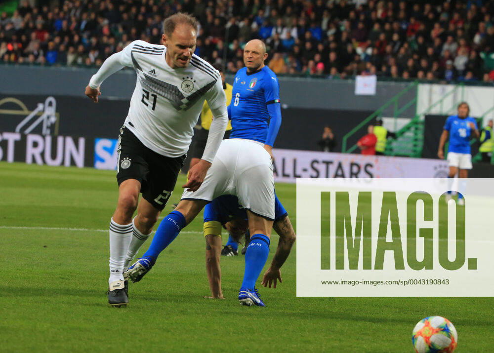 DFB All Stars vs Azzuri Legends, Sportpark Ronhof Fuerth, football, sport, in picture Alexander Zickler DFB All Stars vs Fabio Cannavaro Azzuri All Stars