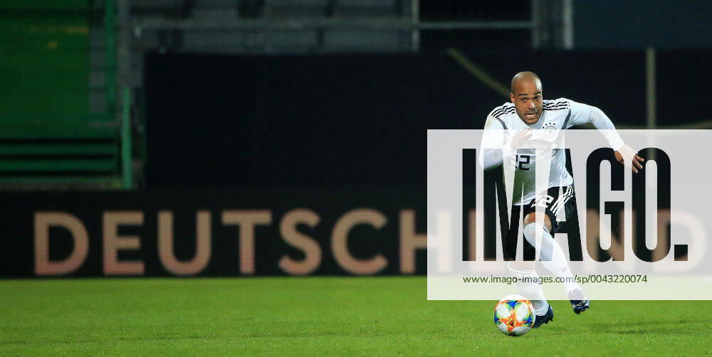 DFB All Stars vs. Azzuri Legends, Sportpark Ronhof Fuerth, football, sport, David Odonkor DFB All Stars in picture