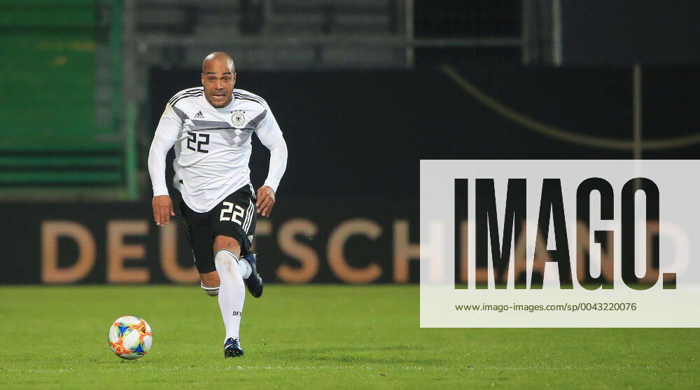DFB All Stars vs. Azzuri Legends, Sportpark Ronhof Fuerth, football, sport, David Odonkor DFB All Stars in picture