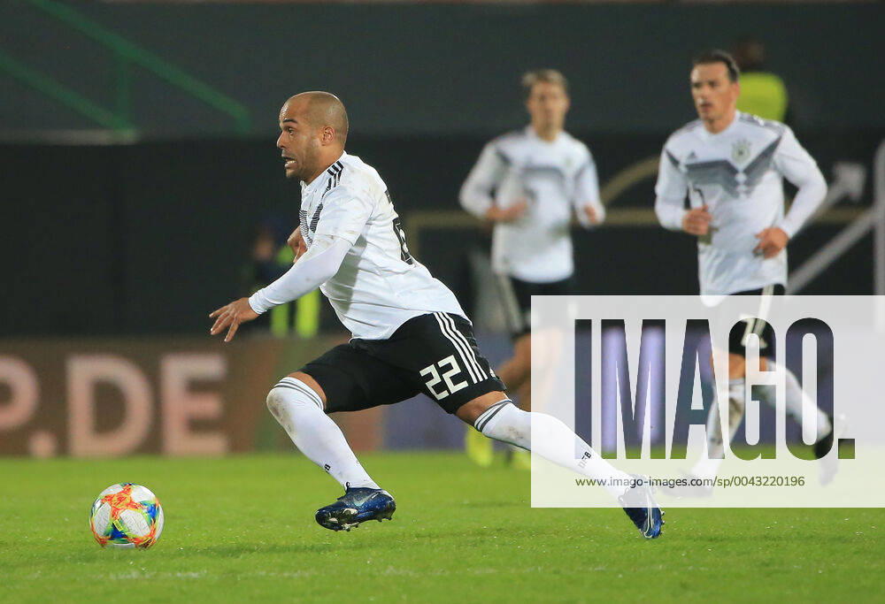 DFB All Stars vs. Azzuri Legends, Sportpark Ronhof Fuerth, football, sport, David Odonkor DFB All Stars in picture