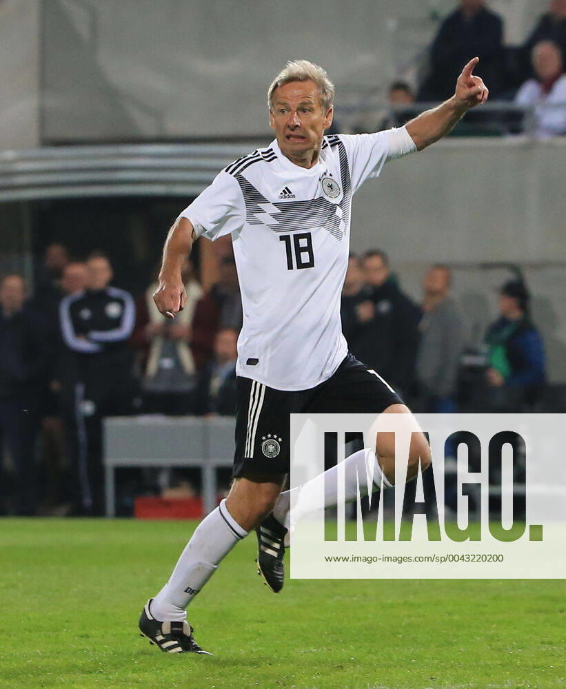 DFB All Stars vs. Azzuri Legends, Sportpark Ronhof Fuerth, football, sport, in picture Juergen Klinsmann DFB All Stars
