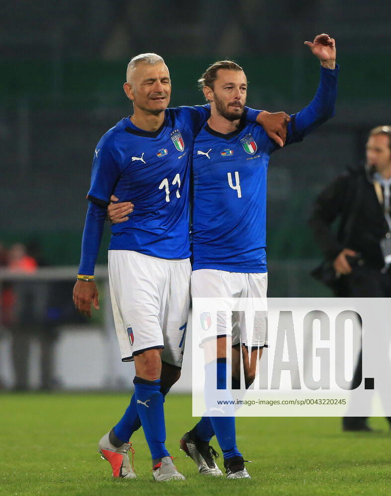 DFB All Stars vs. Azzuri Legends, Sportpark Ronhof Fuerth, football, sport, in picture Fabrizio Ravanelli Azzuri All Stars and Federico Balzaretti Azzuri All Stars