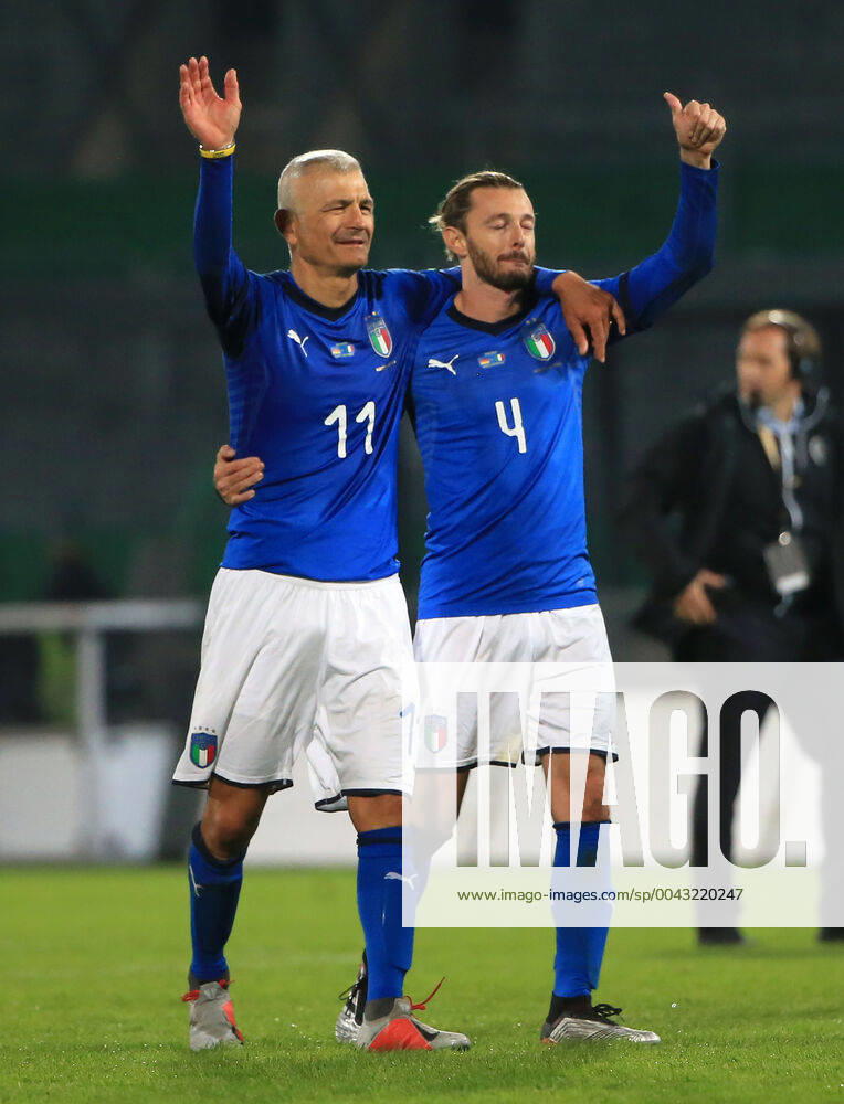 DFB All Stars vs. Azzuri Legends, Sportpark Ronhof Fuerth, football, sport, in picture Fabrizio Ravanelli Azzuri All Stars and Federico Balzaretti Azzuri All Stars