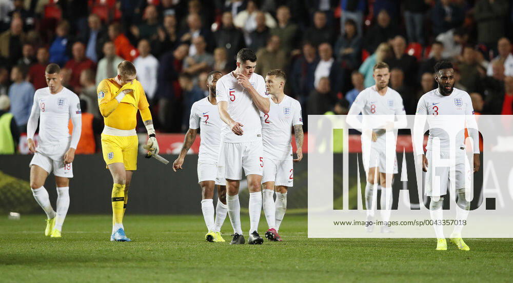 England players walk off dejected during the UEFA EURO, EM, Europameisterschaft,Fussball 2020 Qualifying match at the Sinobo Stadium, Prague. Picture date: 11th October 2019. Picture credit should read: David Klein Sportimage . SPI-0252-0120