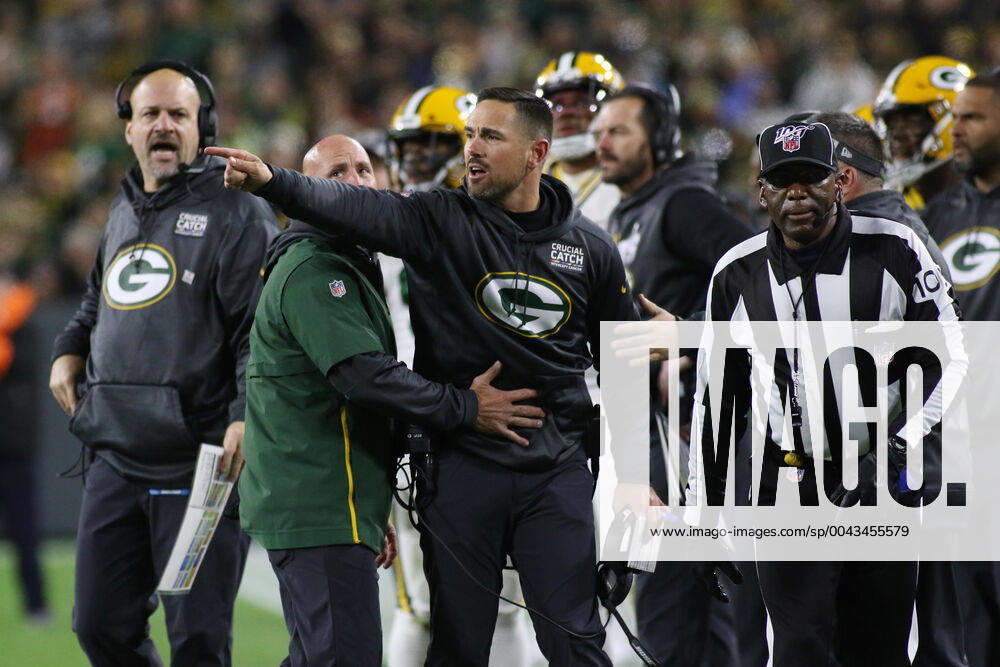 GREEN BAY, WI - OCTOBER 14: Green Bay Packers head coach Matt LaFleur needs to be restrained during a game between the Green Bay Packers and the Detroit Lions at Lambeau Field on October 14, 2019 in Green Bay, WI. (Photo by Larry Radloff Icon Sportswire) NFL, American Football Herren, USA OCT 14 Lions at Packers Icon1910140570
