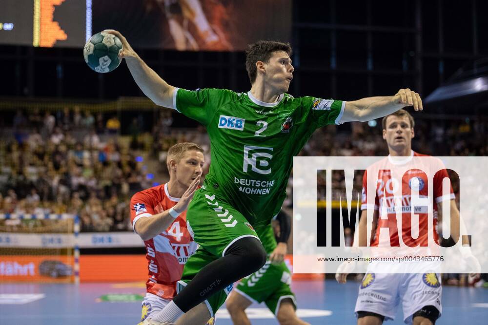 Handball Berlin 13 10 2019 Season 2019 2020 1 Bundesliga HBL Foxes Berlin Bergischer HC Simon Ernst Foxes Berlin, No 02 Csaba Szücs Bergischer HC, No 20 Linus Arnesson Bergischer HC, No 24