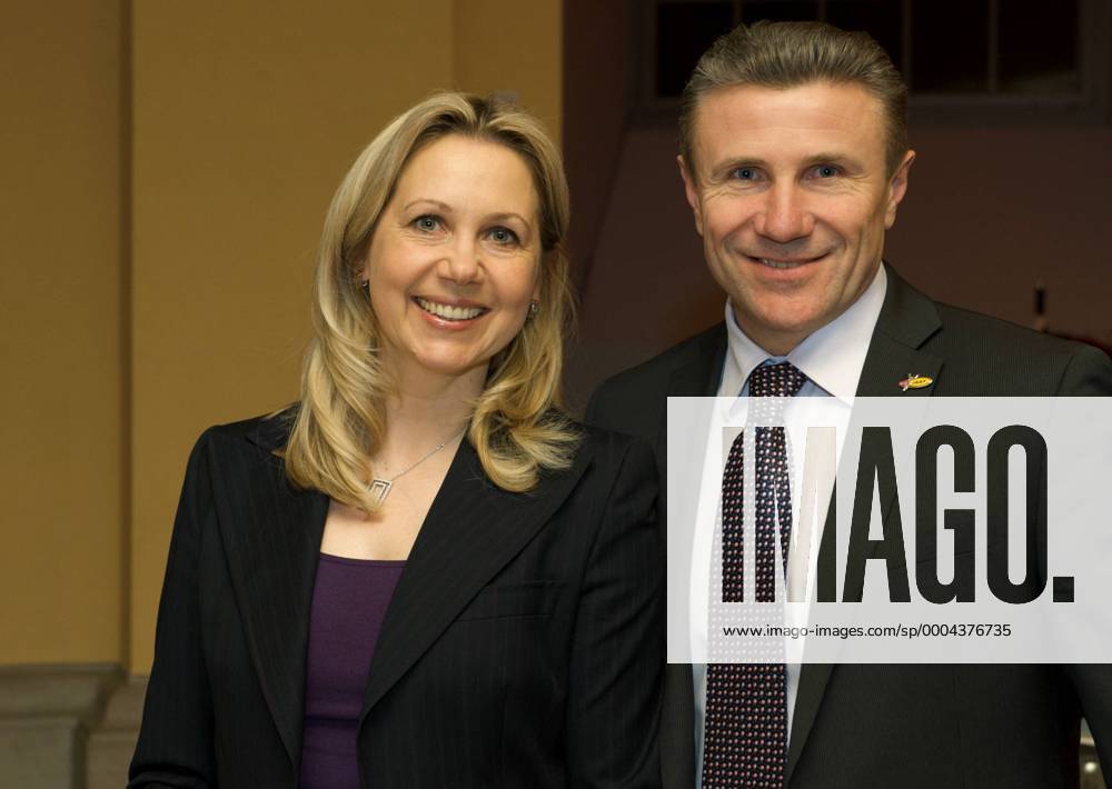 IAAF Vizepräsident Sergey Bubka (Ukraine) mit seiner Ehefrau Lilia bei einem Empfang zur Leichtathletik WM 2009 in Berlin Leichtathletik Herren Empfang 2009, Gruppe Berlin