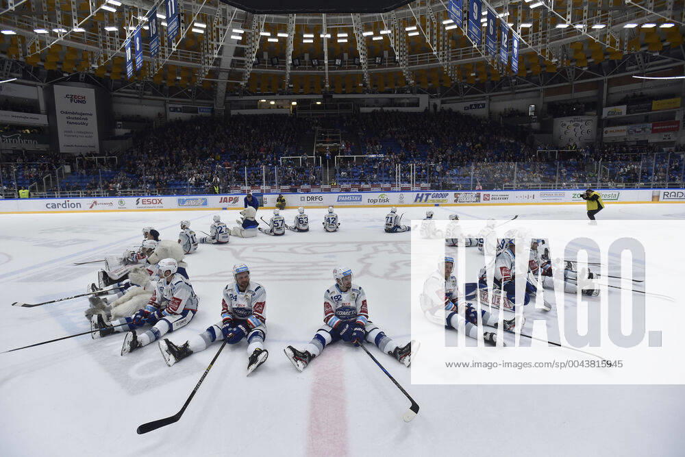 KW43 Utkani 13. kola hokejove extraligy: HC Kometa Brno - HC Dynamo Pardubice, 25. rijna 2019 v Brne. Zaverecna dekovacka brnenskych hracu. CTKPhotoP201910251026801 sal 22