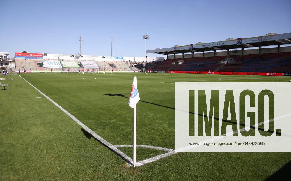 Unterhaching, 26 10 2019, Sportpark Unterhaching, 3 League, 13 Matchday , SpVgg Unterhaching vs FSV Zwickau 0 0 , In the picture corner flag with logo SpVgg Unterhaching , According to the guidelines of the DFB German Football Association it is prohibited, to use or have used photographs taken in the stadium and or the match in the form of sequence pictures and or video-like photo series,