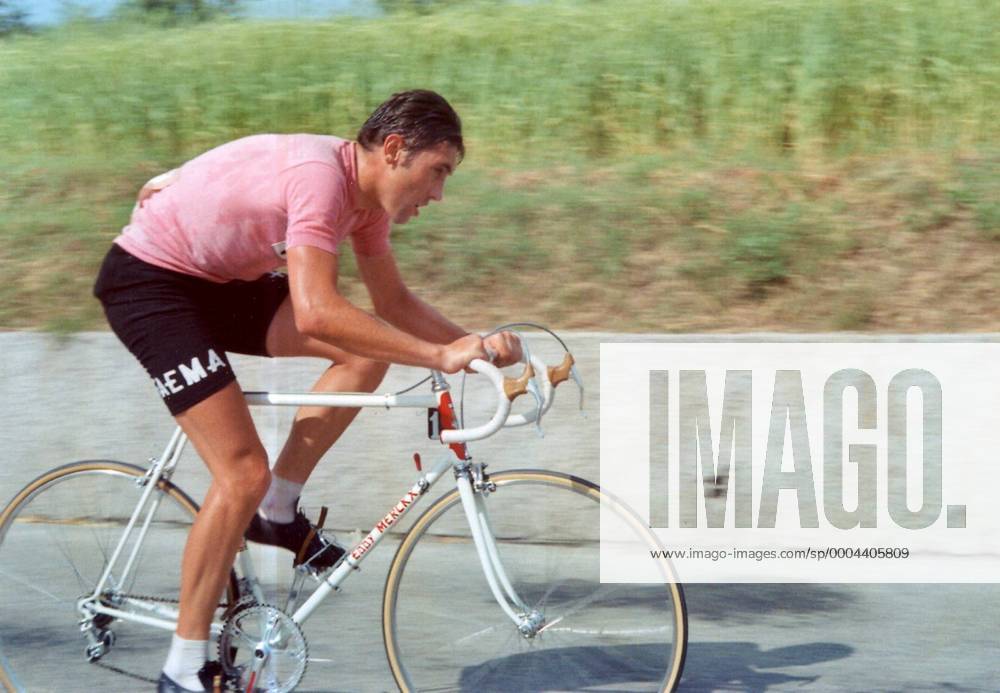 Eddy Merckx (Belgien Faema) - Radsport Herren Giro d Italia 1969, dItalia, Straßenradsport, Straße, Rad, Zeitfahren, Einzelzeitfahren Einzelbild 15. Etappe: Cesenatico - San Marino Dynamik,