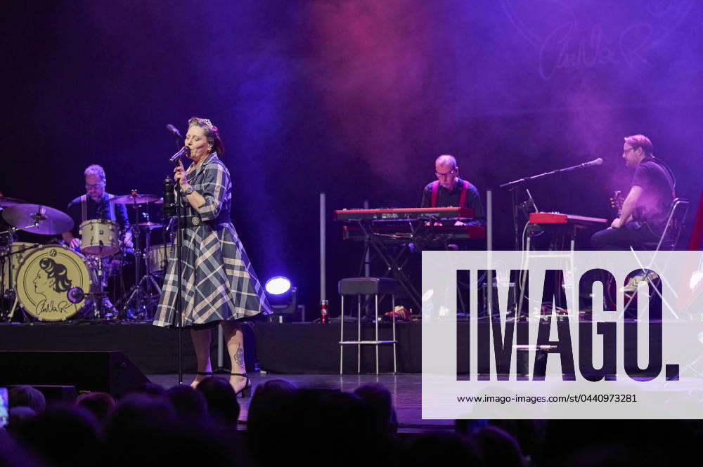 AnNa R live at a concert of her König in Tour at the Theater am Aegi Hannover, 16 03 2024 Foto:xU.xFuturexImagex anna_4301