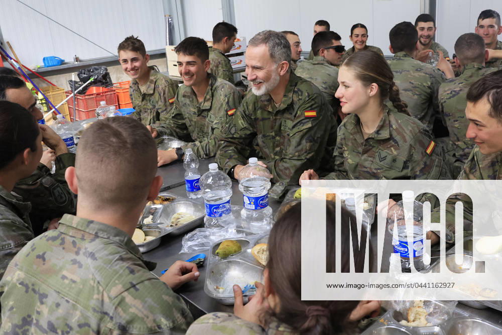 KING FELIPE VI OF SPAIN visits the maneuvers developed by the students of the General Military Academy, to the 22nd company, to which H.R.H. belongs. PRINCESS OF ASTURIAS LEONOR of Spain - carried out a tactical exercise last Friday at the National Training Center of San Gregorio Zaragoza Spain - ZUMAc260 20240318_zep_c260_003