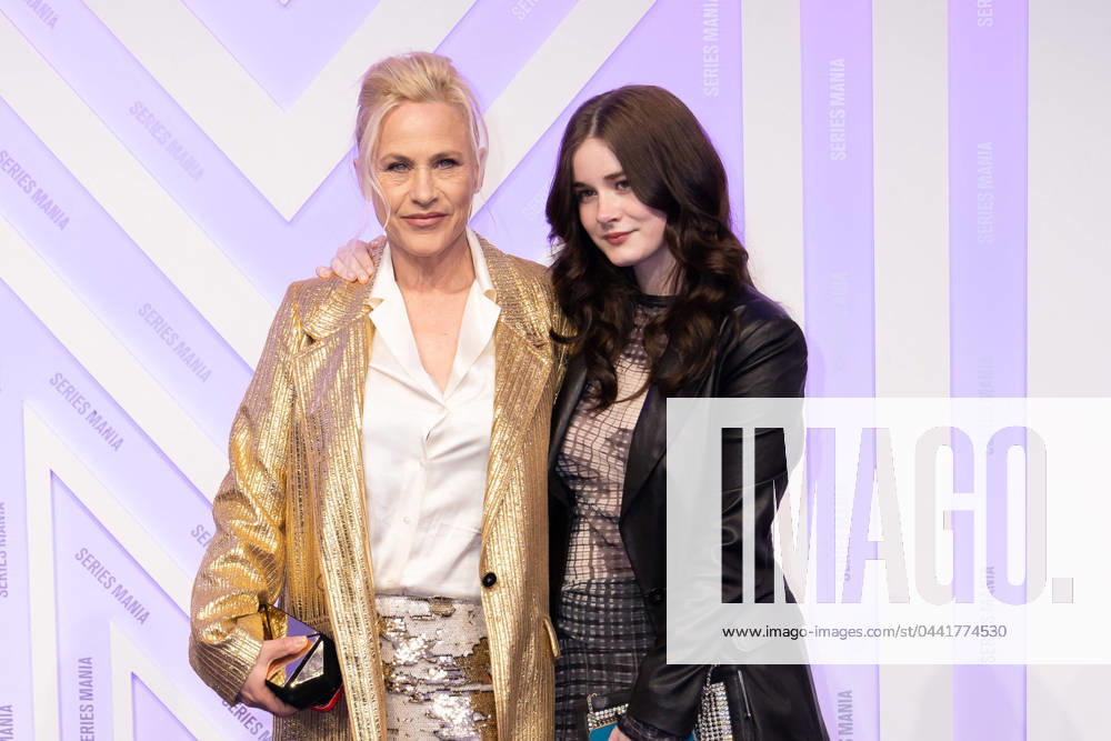 Bilder des Jahres 2024, Entertainment 03 März Entertainment Themen der Woche KW12 Series Mania Festival closing ceremony - Lille Patricia Arquette and daughter Harlow Jane attend final red carpet on Day Eight of the Series Mania Festival on March 22, 2024 in Lille, France. Credit : SÃ bastien Courdji ABACAPRESS.COM Photo by SÃ bastien Courdji ABACAPRESS.COM