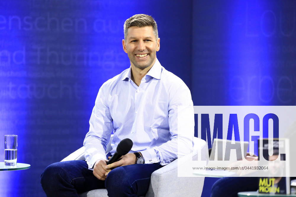 Thomas Hitzlsperger in conversation about his book Mutproben on the ARD, ZDF and 3sat literary stage at the Leipzig Book Fair 2024 at the Leipzig Exhibition Center, 23 03 2024 Foto:xM.xWehnertx xFuturexImagex hitzelsperger_4343
