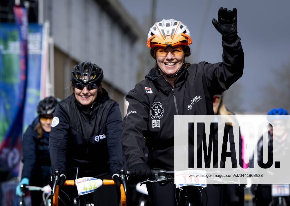 HEERENVEEN - Princess Annette on the Thialf ice rink during the kick-off of De Hollandse 100. The duathlon is held annually to raise money for research into the nature and treatment of lymphoma. ANP KOEN VAN WEEL netherlands out - belgium out
