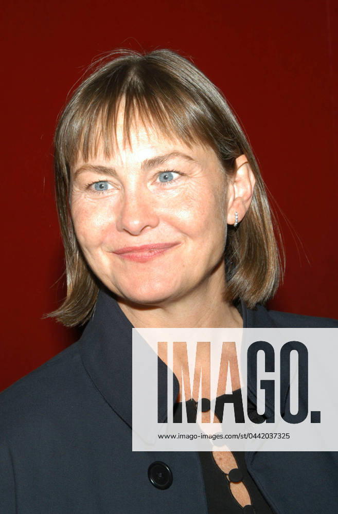 OPENING NIGHT OF FROZEN NY CHERRY JONES AT THE OPENING NIGHT OF FROZEN ON BROADWAY. CIRCLE IN THE SQUARE. NEW YORK CITY. 04 MAY 2004. PICTURES , Credit:Kristin Callahan Avalon 0537466501