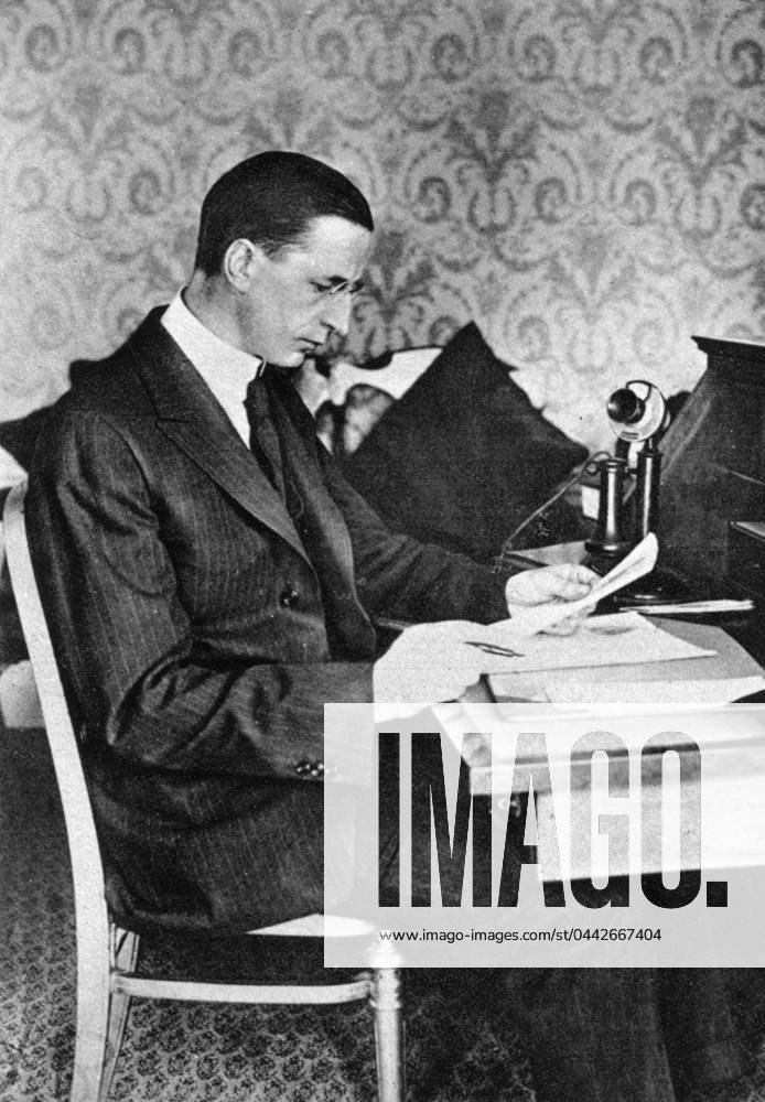 EAMON DE VALERA (1882-1975). Irish political leader. In New York. Photograph, c1921.