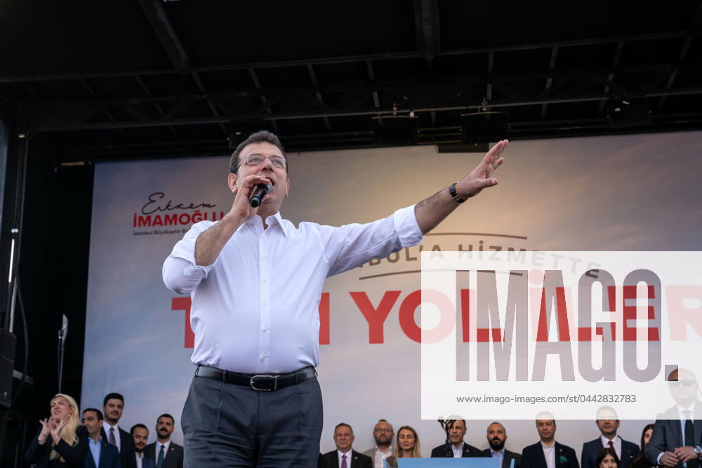 Istanbul Metropolitan Municipality Mayor and opposition mayor candidate Ekrem Imamoglu, speaks to his supporters during campaign rally in Besiktas, Istanbul, ahead of Turkish Local elections on March 31, 2024. Besiktas Turkey - ZUMAu194 20240330_zip_u194_010
