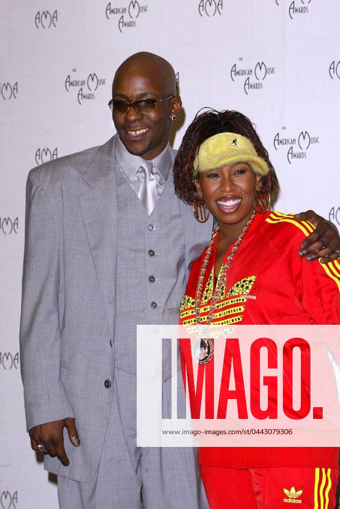 30TH ANNUAL AMERICAN MUSIC AWARDS LA 30TH ANNUAL AMERICAN MUSIC AWARDS LA BOBBY BROWN AND MISSY ELLIOTT, Credit:JEN LOWERY LONDON FEATURES Avalon 0542838072