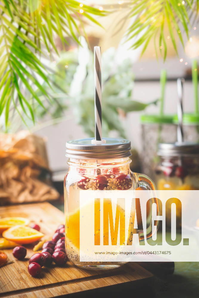 Orange,sommergetränk,zitrone,chiasamen,homonym,getränk,getränke,zitronen,chia ** orange,summer drink,lemon,chia seeds,oranges,summer drinks,lemons 61z-fiv