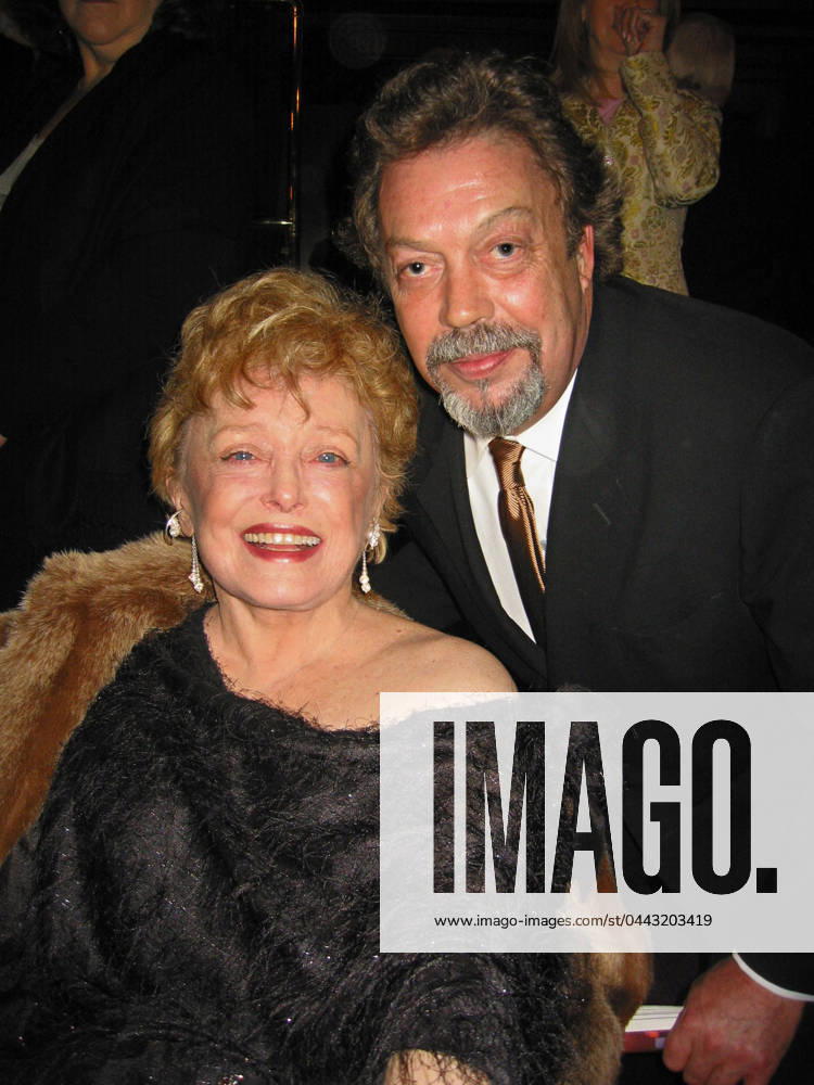 STEEL MAGNOLIAS OPENING NIGHT NY RUE MCCLANAHAN AND TIM CURRY AT THE STEEL MAGNOLIAS OPENING NIGHT HELD AT LYCEUM THEATRE. NEW YORK CITY. 04 APRIL 2005. PICTURES NO NEW YORK DAILY NEWS PLEASE, Credit:Aubrey Reuben Avalon 0542984448