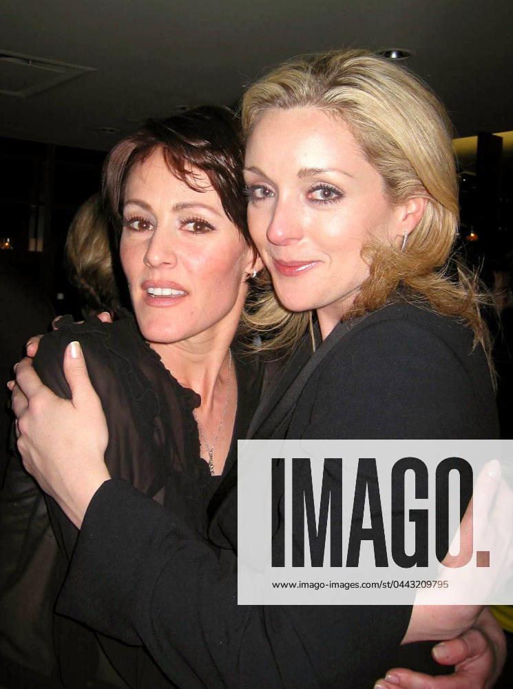 DRAMA DESK AWARDS AFTER PARTY NY MARY STUART MASTERSON AND JANE KRAKOWSKI AT THE AFTER PARTY FOR THE 48TH ANNUAL DRAMA DESK AWARDS. COMPASS. NEW YORK CITY. 18 MAY 2003. PICTURES , Credit:Aubrey Reuben Avalon 0542994035