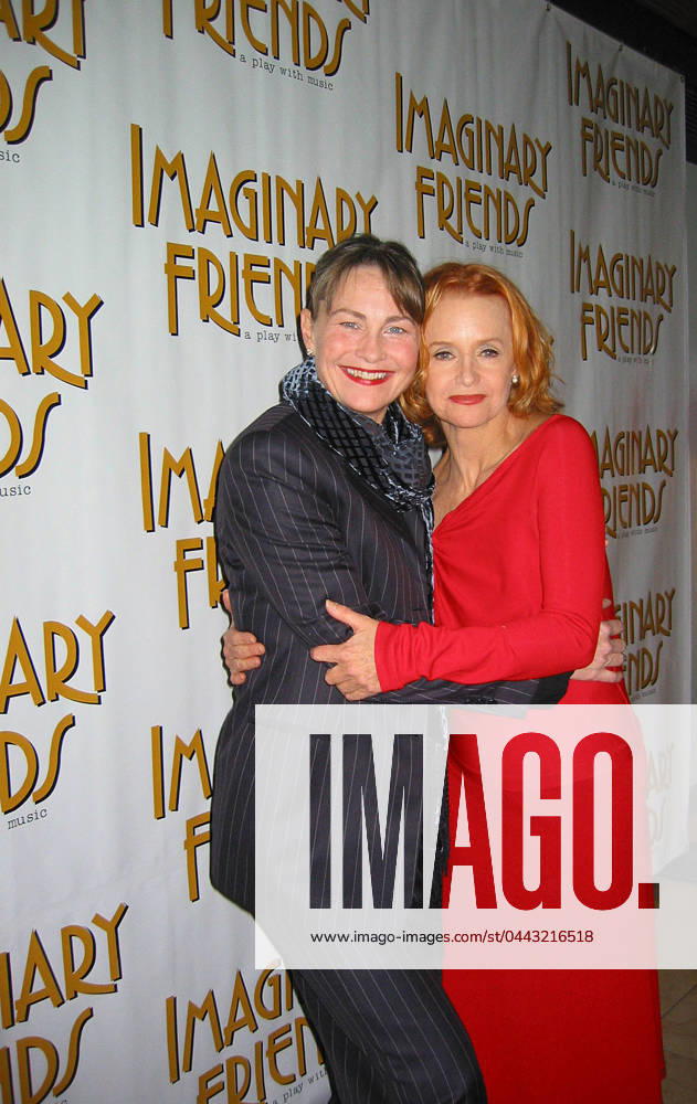 IMAGINARY FRIENDS AFTER PARTY NY CHERRY JONES AND SWOOSIE KURTZ ATTENDING THE AFTER PARTY FOR IMAGINARY FRIENDS AT GUSTAVINO S, NEW YORK CITY. 12 DECEMBER 2002. PICTURES . NO NEW YORK DAILY NEWS AND NO NEWSDAY. PLEASE. MANDATORY CREDIT FAILURE WILL INCUR DOUBLE FEES, Credit:Aubrey Reuben Avalon 0543007791