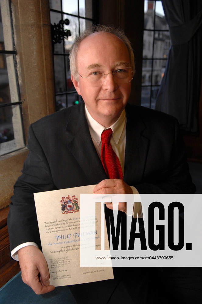 AUTHOR PHILIP PULLMAN RECEIVES THE FREEDOM OF OXFORD PHILIP PULLMAN, THE WORLDWIDE SELLING AUTHOR OF HIS DARK MATERIALS AND THE SALLY LOCKHART SERIES OF BOOKS, TOGETHER WITH HIS WIFE JUDITH SPELLER AND DAUGHTER RECEIVED THE FREEDOM OF OXFORD AT A CEREMONY THIS EVENING HELD AT OXFORD TOWN HALL. HE IS NOW ALLOWED TO DRIVE SHEEP ALONG HIGH STREET FREE OF CHARGE BUT ONLY DURING DAYLIGHT. HE STILL HAD TO PAY Â£2 AN HOUR TO PARK HIS CAR! HIS NOVEL HIS DARK MATERIALS: THE GOLDEN COMPASS HAS BEEN MADE INTO A MOVIE STARRING NICOLE KIDMAN. OXFORD, UK. 24 JANUARY 2007. PICTURES: , Credit:Barry Clack Avalon 0543095594
