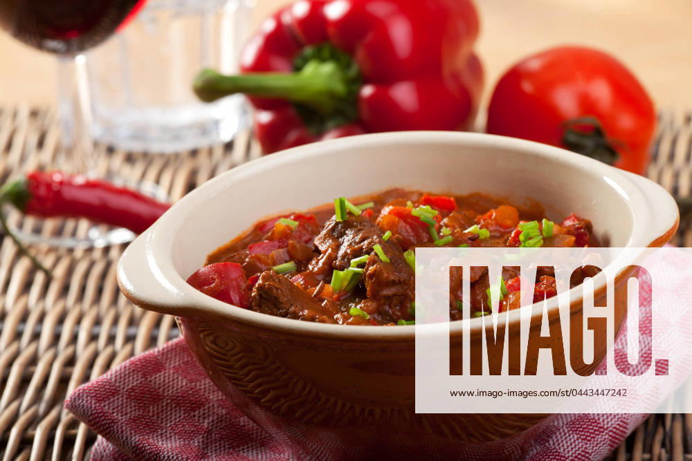 IMAGO Creative, Herbst, Food, Gulasch eintopf,gulasch,ragout,eintöpfe,goulasch ** stew,goulash,ragout,stews,goulashs,ragouts jb1-pc3