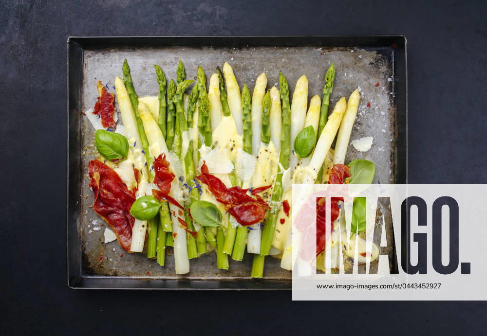 IMAGO Creative: Food, Spargel spargel,speck,parmesan,abendessen,asparagus,spargelsorte,spargelsorten,käse,pamesan,parmesankäse,parmigiano,abendbrot ** asparagus,bacon,parmesan,dinner,asparagus spear,asparagus spears,bacons,parmesans,dinners khh-ib9