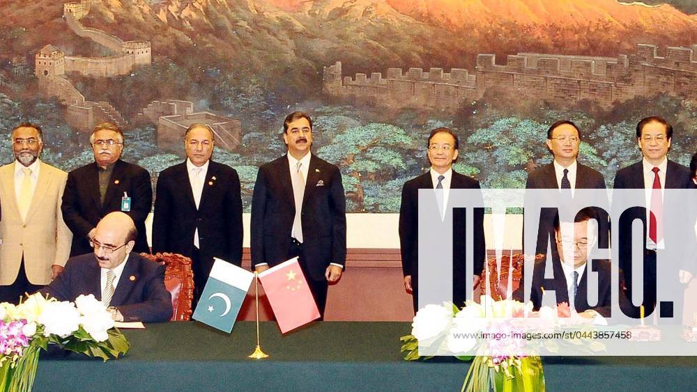 BEIJING, CHINA, MAY 18: Pakistan Prime Minister, Syed Yousuf Raza Gilani along with his Chinese counterpart, Wen Jiabao witnesses signing of an MOU during ceremony held in Beijing on Wednesday, May 18, 2011. (PPI Images).