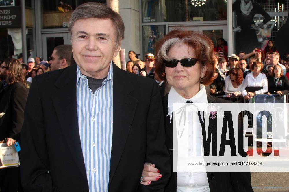 Star Trek Premiere Walter Koenig arriving at the Star Trek Premiere at Graumans Chinese Theater in Los Angeles, CA on April 30, Kathy Hutchins Hutchins Photo.... . Los Angeles CA USA