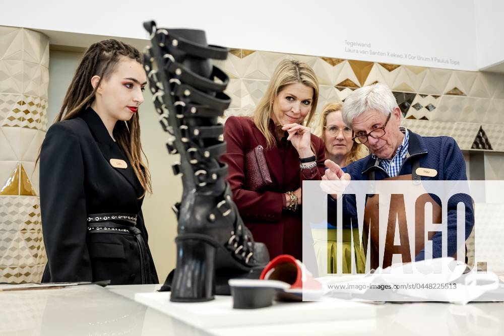 WAALWIJK - Queen Maxima during her visit to the Schoenenkwartier museum. ANP ROBIN VAN LONKHUIJSEN netherlands out - belgium out