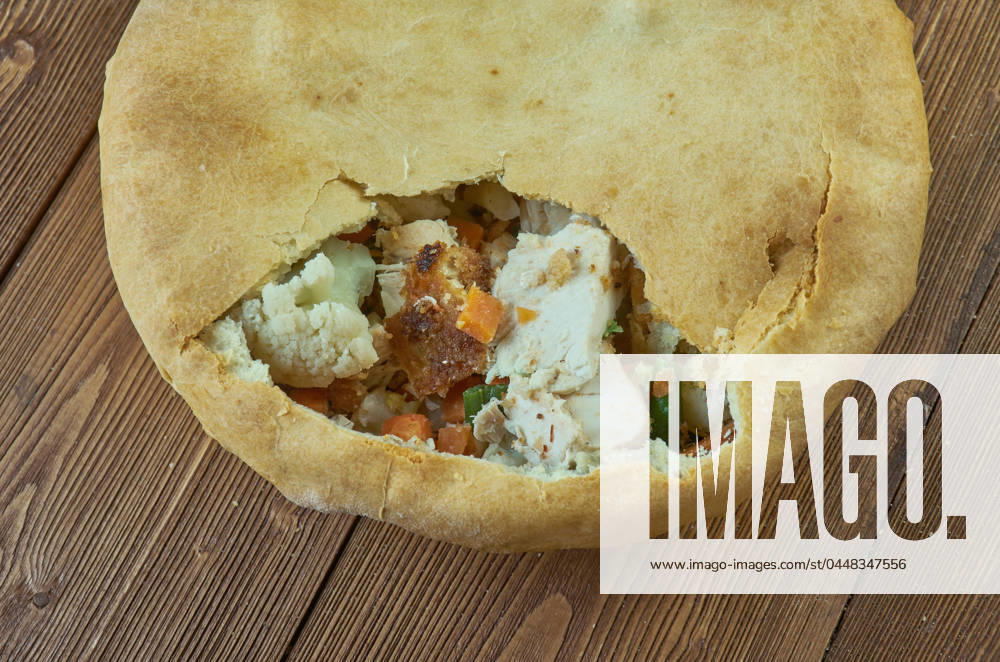 IMAGO Creative, Food, Pot Pie Chicken Thigh Pot Pie resh golden homemade Chicken Thigh Pot Pie