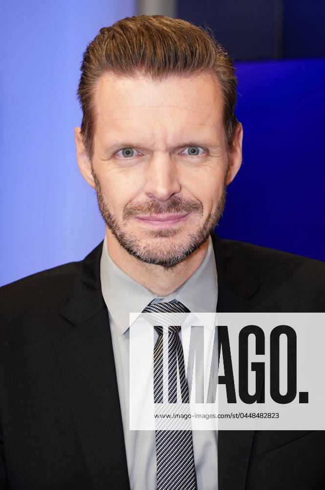 Florian Schroeder on the ARD talk show maischberger in Studio Berlin Adlershof Berlin, 23 04 2024 Foto:xT.xBartillax xFuturexImagex maischberger2304_4422