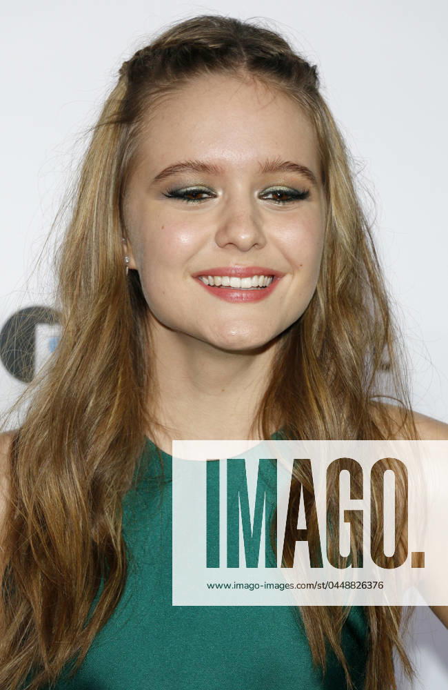 Izabela Vidovic at the Premiere of Lionsgate s Wonder at the Regency Village Theatre in Westwood 172165, Izabela Vidovic at the Premiere of Lionsgate s Wonder at the Regency Village Theatre in Westwood. Los Angeles, California - Tuesday November 14, 2017.,