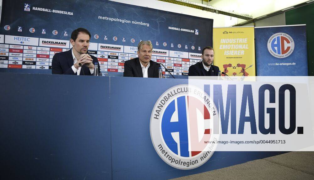 Handball 1 Bundesliga Season 2019 2020 HC Erlangen HCE Press conference Press event Media event Announcement Michael Haaß as new head coach for the coming season from left Rene Selke Managing Director HC Erlangen HCE Dr Carsten Bissel Chairman of the Supervisory Board of HC Erlangen Kevin Schmidt Sports Director HC Erlangen HCE