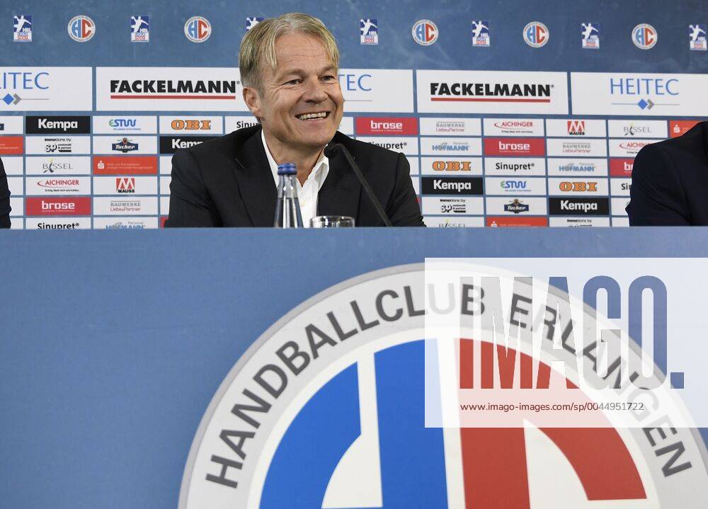 Handball 1 Bundesliga Season 2019 2020 HC Erlangen HCE Press conference Press event Media event Announcement Michael Haaß as new head coach for the coming season Dr Carsten Bissel Chairman of the Supervisory Board of HC Erlangen